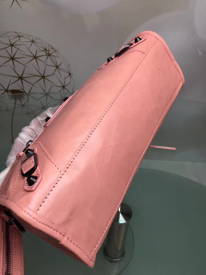 BALENCIAG巴黎世家 經典款 義大利進口原版油蠟頭層牛皮 古銅釘黑色 時尚百搭 手提肩背斜挎包  BL1311